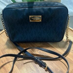 Michael Kors Navy Crossbody Bag Jet Set East West Gold Hardware EUC